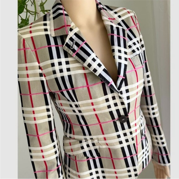 🥳TODAY!!!! BURBERRY LONDON Authentic Muti colored plaid print blazer…Size six!!! - Picture 2 of 9